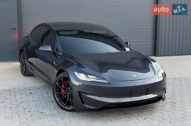Tesla Model 3 2024