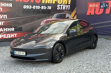 Tesla Model 3  2024