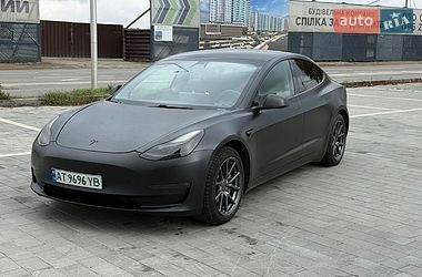 Tesla Model 3  2020