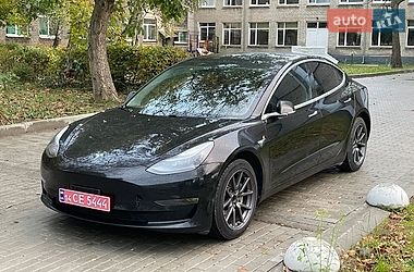 Tesla Model 3  2019
