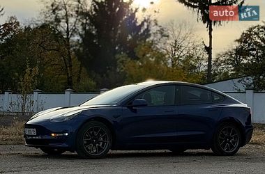 Tesla Model 3  2021