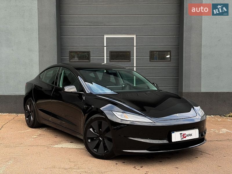 Tesla Model 3 2025