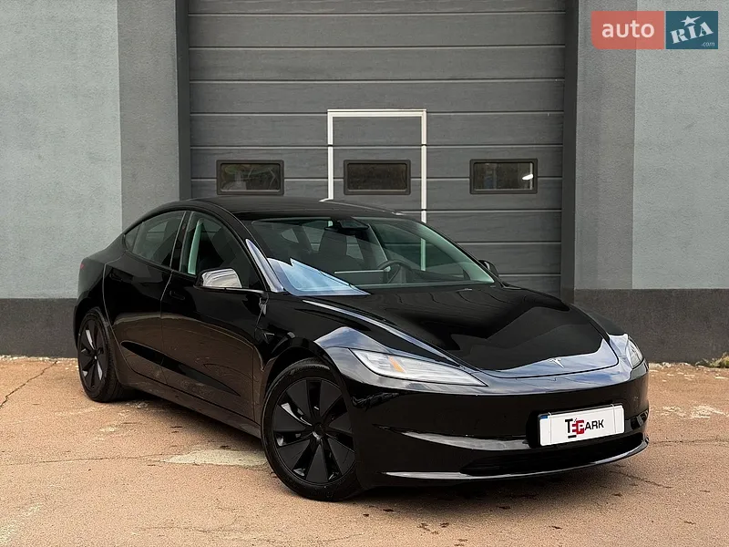 Tesla Model 3 2025