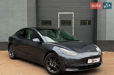 Tesla Model 3  2021