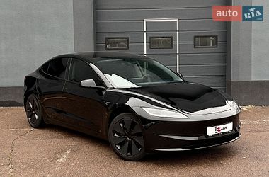 Tesla Model 3  2024