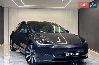 Tesla Model 3  2024
