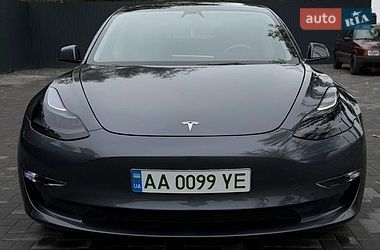 Tesla Model 3  2021