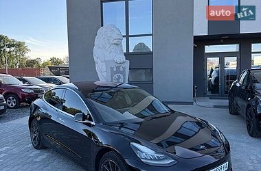 Tesla Model 3  2019