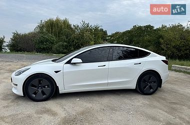 Tesla Model 3  2021