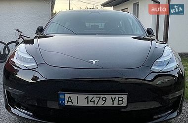 Tesla Model 3  2020