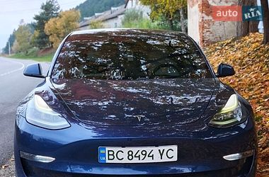 Tesla Model 3  2021