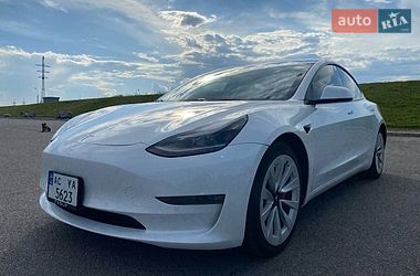 Tesla Model 3  2021