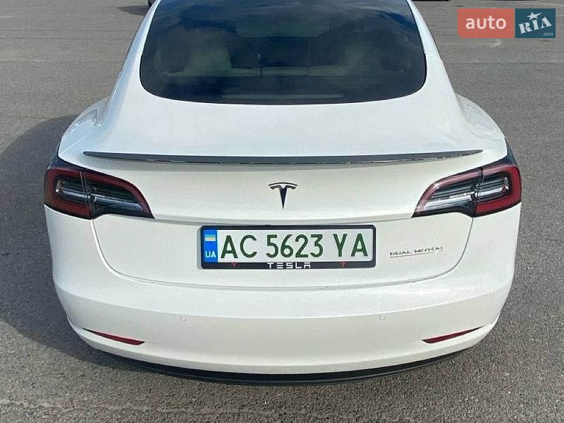 Седан Tesla Model 3 2021 в Днепре