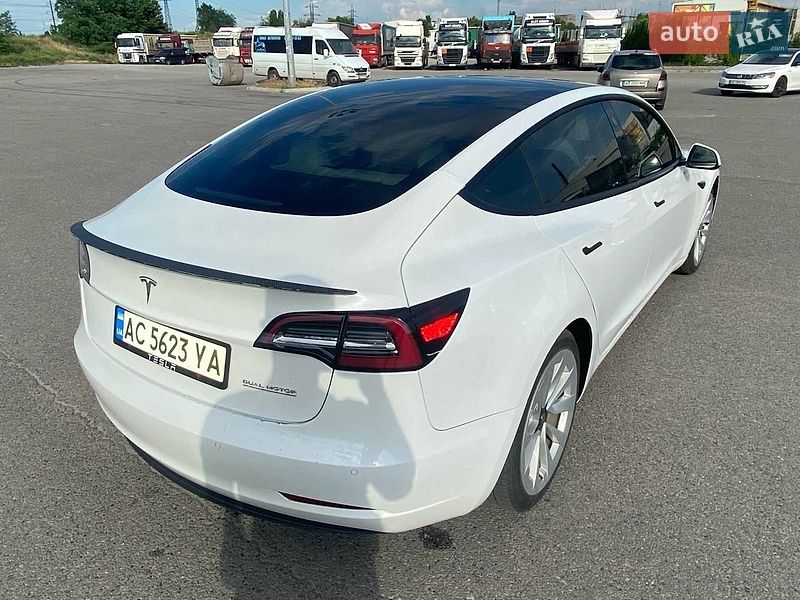 Седан Tesla Model 3 2021 в Днепре