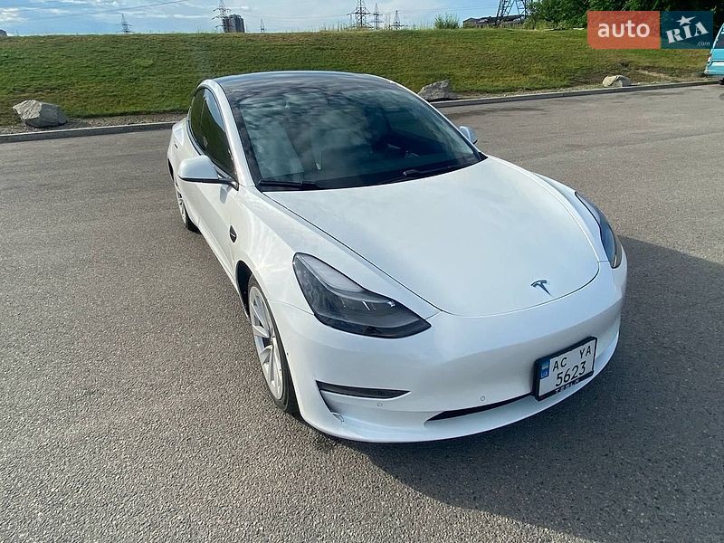 Седан Tesla Model 3 2021 в Днепре