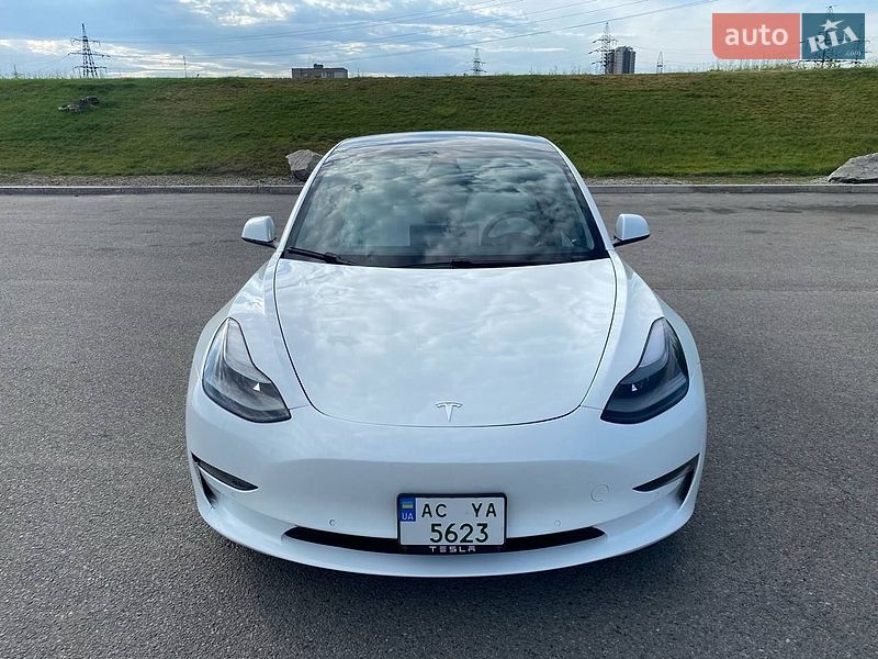 Седан Tesla Model 3 2021 в Днепре