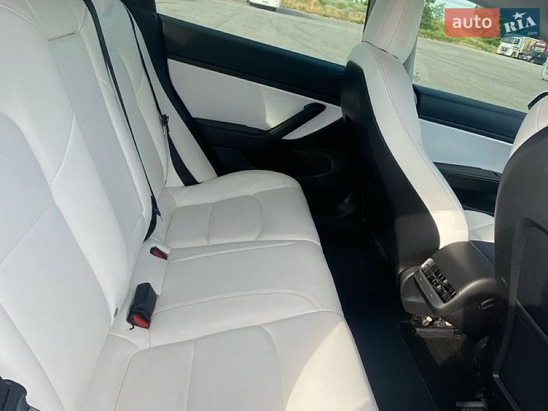Седан Tesla Model 3 2021 в Днепре
