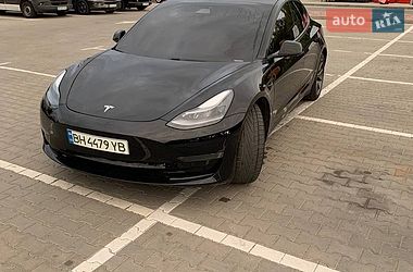 Tesla Model 3  2021