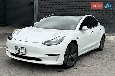 Tesla Model 3  2018