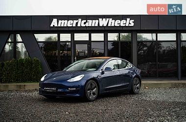 Tesla Model 3  2018
