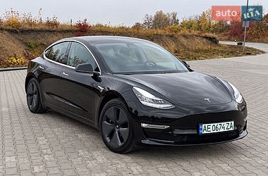 Tesla Model 3  2018