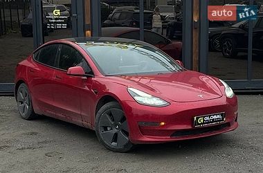 Tesla Model 3  2021
