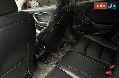 Седан Tesla Model 3 2021 в Львове