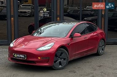 Седан Tesla Model 3 2021 в Львове