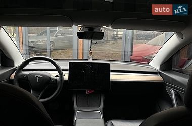 Седан Tesla Model 3 2021 в Львове