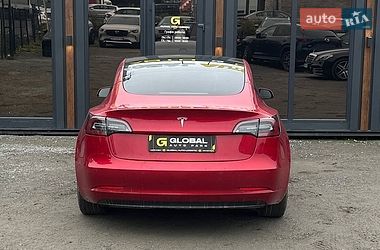 Седан Tesla Model 3 2021 в Львове