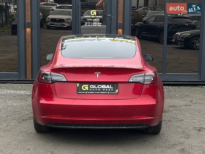 Седан Tesla Model 3 2021 в Львове
