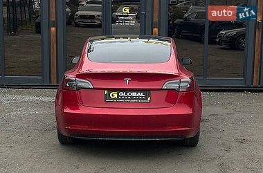 Седан Tesla Model 3 2021 в Львове