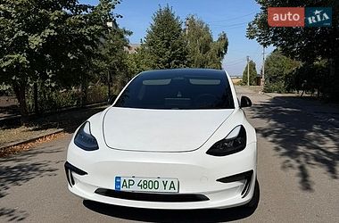 Tesla Model 3  2021