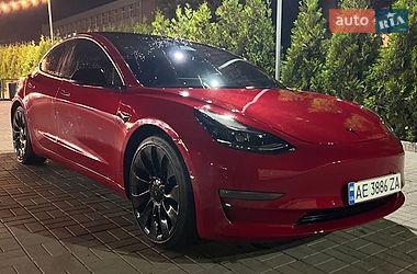 Tesla Model 3  2022