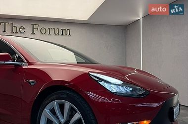 Седан Tesla Model 3 2018 в Одесі