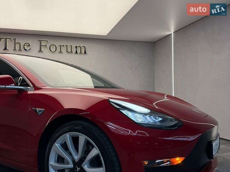 Седан Tesla Model 3 2018 в Одесі