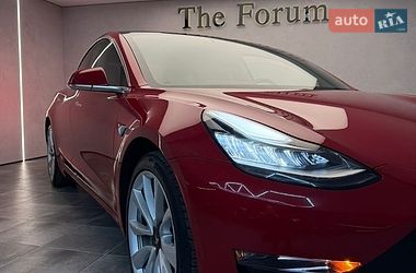 Седан Tesla Model 3 2018 в Одесі