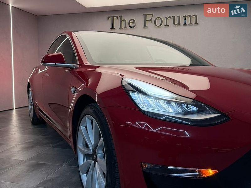 Седан Tesla Model 3 2018 в Одесі