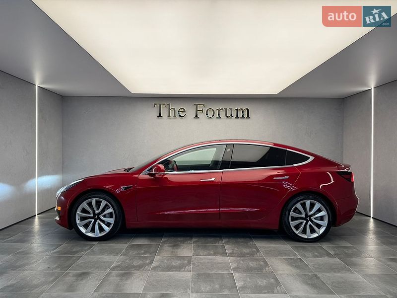 Седан Tesla Model 3 2018 в Одесі