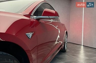 Седан Tesla Model 3 2018 в Одесі