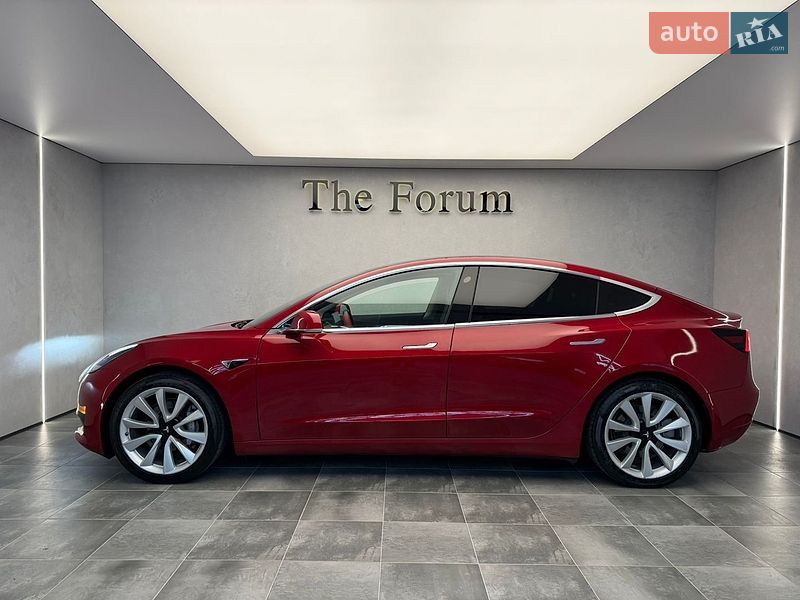 Седан Tesla Model 3 2018 в Одесі
