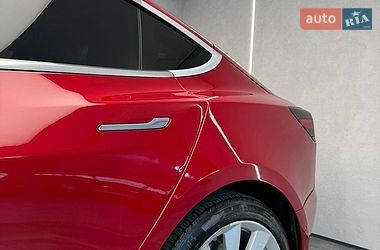 Седан Tesla Model 3 2018 в Одесі