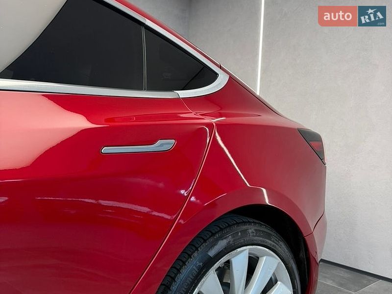 Седан Tesla Model 3 2018 в Одесі