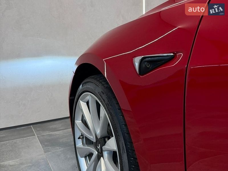 Седан Tesla Model 3 2018 в Одесі