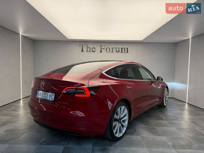 Седан Tesla Model 3 2018 в Одесі