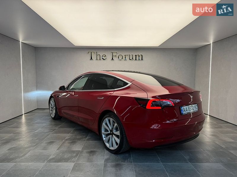 Седан Tesla Model 3 2018 в Одесі