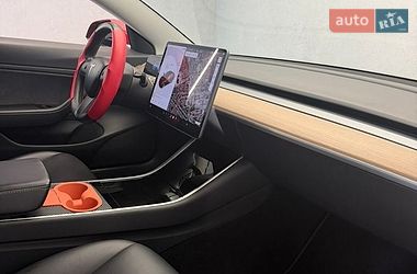 Седан Tesla Model 3 2018 в Одесі