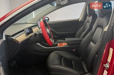 Седан Tesla Model 3 2018 в Одесі