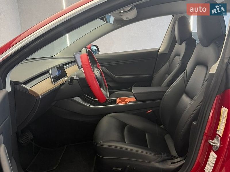 Седан Tesla Model 3 2018 в Одесі