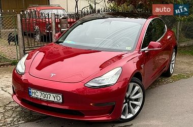 Tesla Model 3  2019